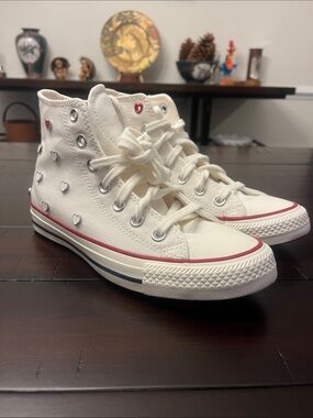 Converse All Star Chucks Valentines Day Hearts Shoes Sneakers Women’s Size 6.5